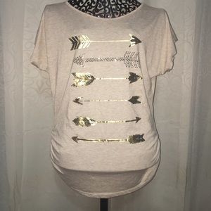 👉🏻cute women’s top👈🏻 size large